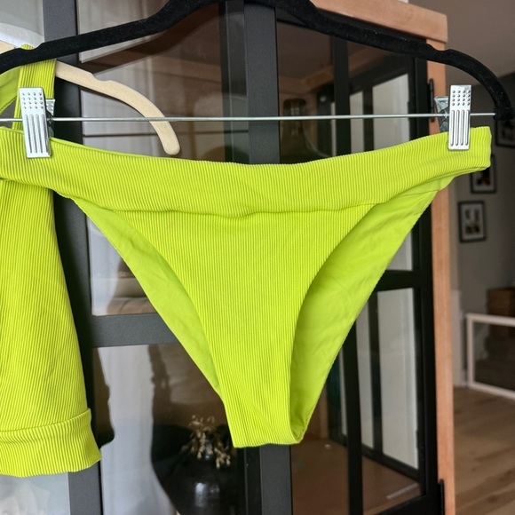 L*Space reversible bikini set ribbed camacho bottoms low rise tie top tara top - Picture 7 of 16